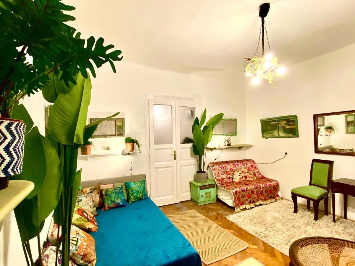 Arty Studio Flat At Downtown Budapeste