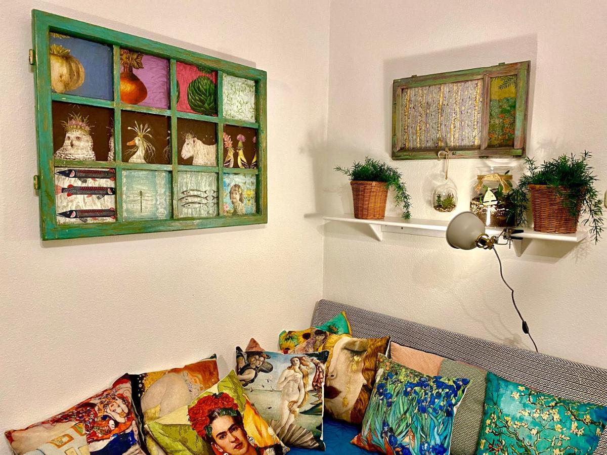Arty Studio Flat At Downtown Apartamento